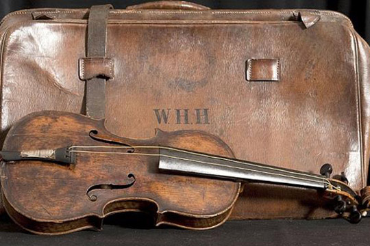 Απίστευτη τιμή «έπιασε» το βιολί του Τιτανικού! Δείτε πόσο πουλήθηκε…
